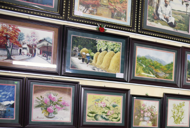 巧妙で絵画のようなベトナム刺繍