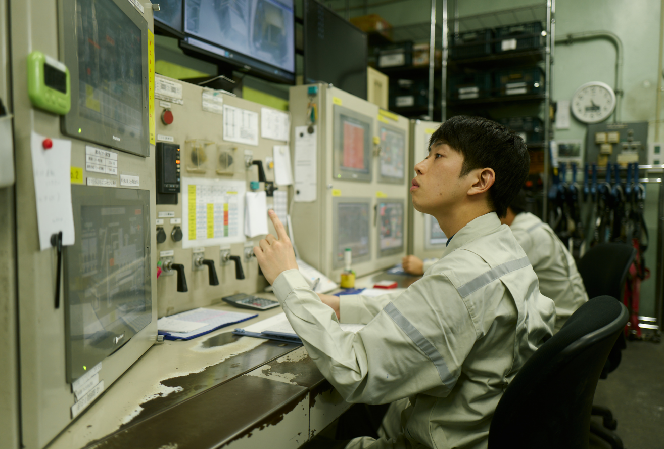 チームワークと挑戦を支える職場環境